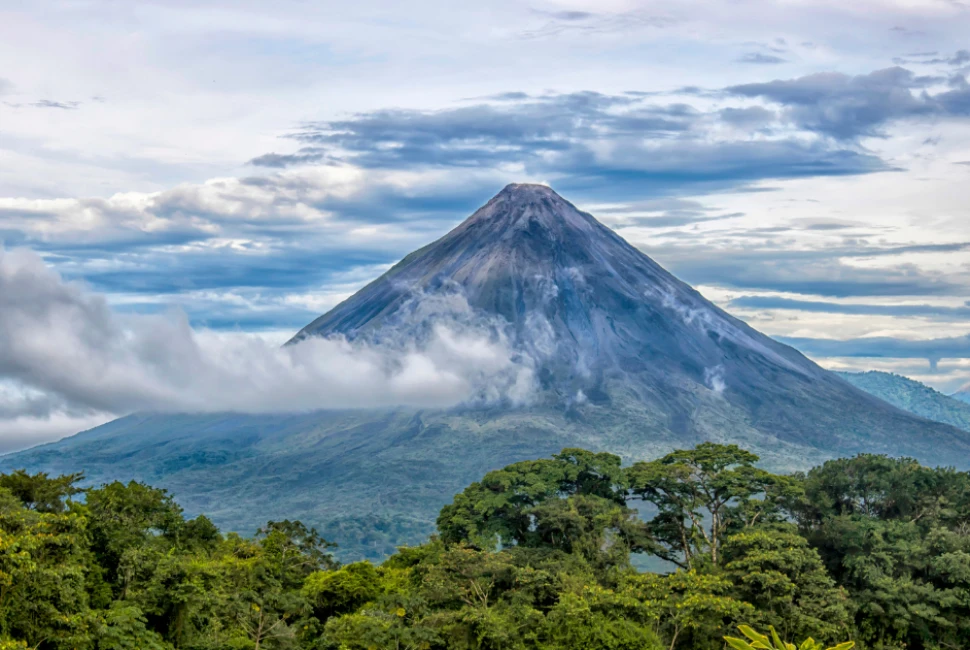 Costa Rica Solo: From Sun-Kissed Beaches to Majestic Mountains