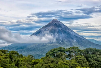 Costa Rica Solo: From Sun-Kissed Beaches to Majestic Mountains