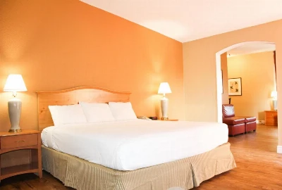 Discover Comfort and Convenience at Roy Inn & Suites - Sacramento Midtown